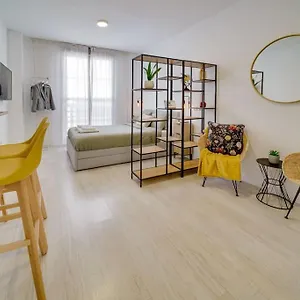 https://exquisito-estudio-en-el-centro-de-mlaga.1costadelsol.com